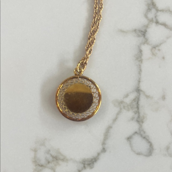 Elegant Gold Pendant Necklace with Pink Accents - Picture 3 of 4